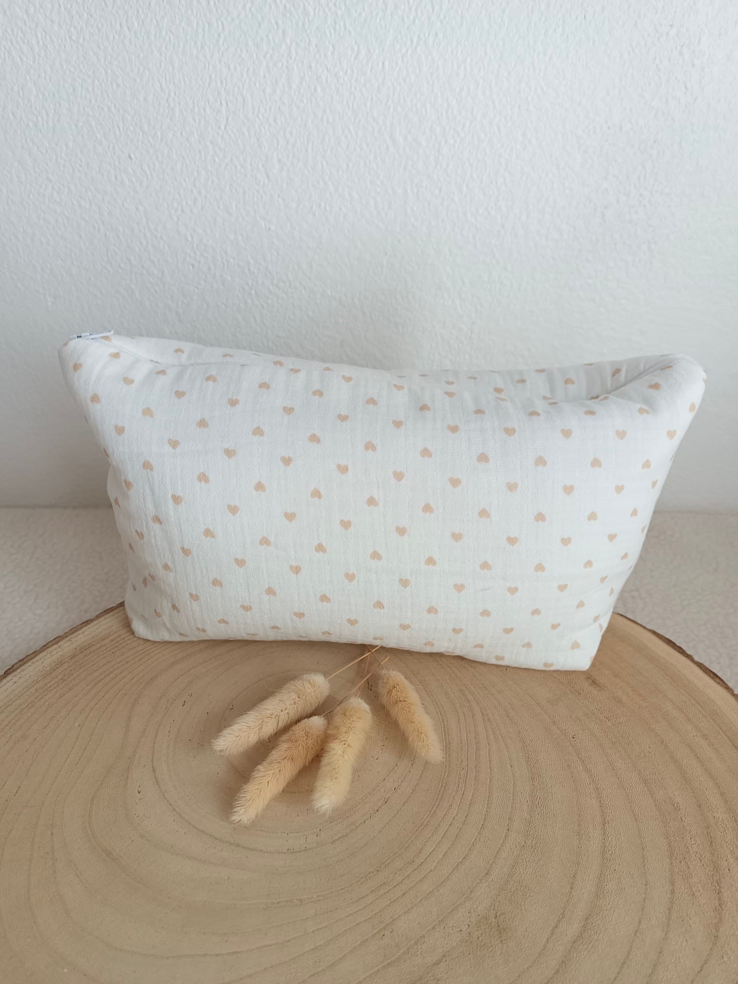 Trousse en gaze de coton coeurs beige - personnalisable -
