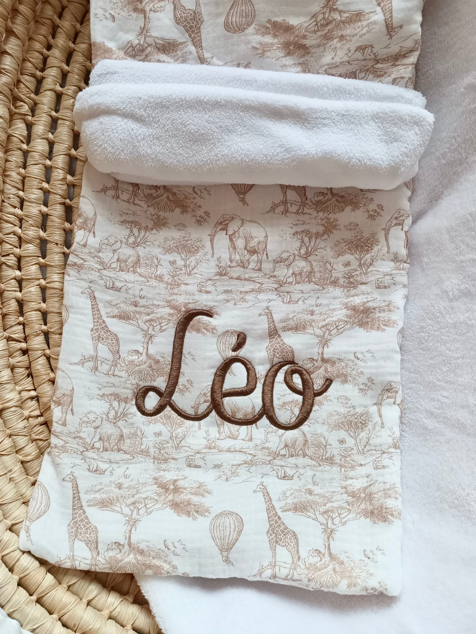 Couverture en gaze de coton safari tons beige et polaire blanc - personnalisable -