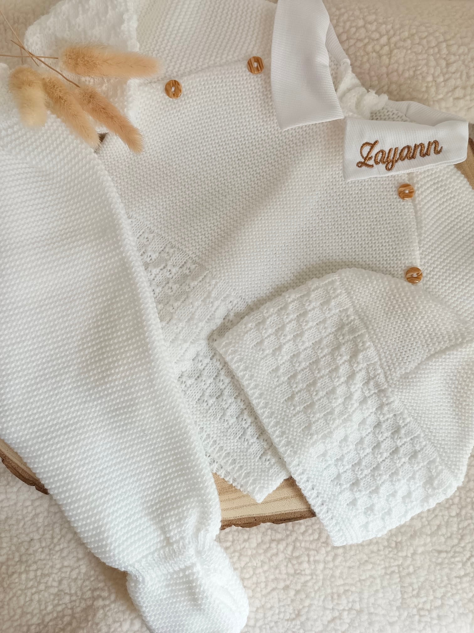 Ensemble complet naissance blanc 0/3 mois avec boutons bois