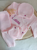 Tenue naissance rose 0/3 mois - avec Lettre Fleuries à personnaliser + coeurs - personnalisable -