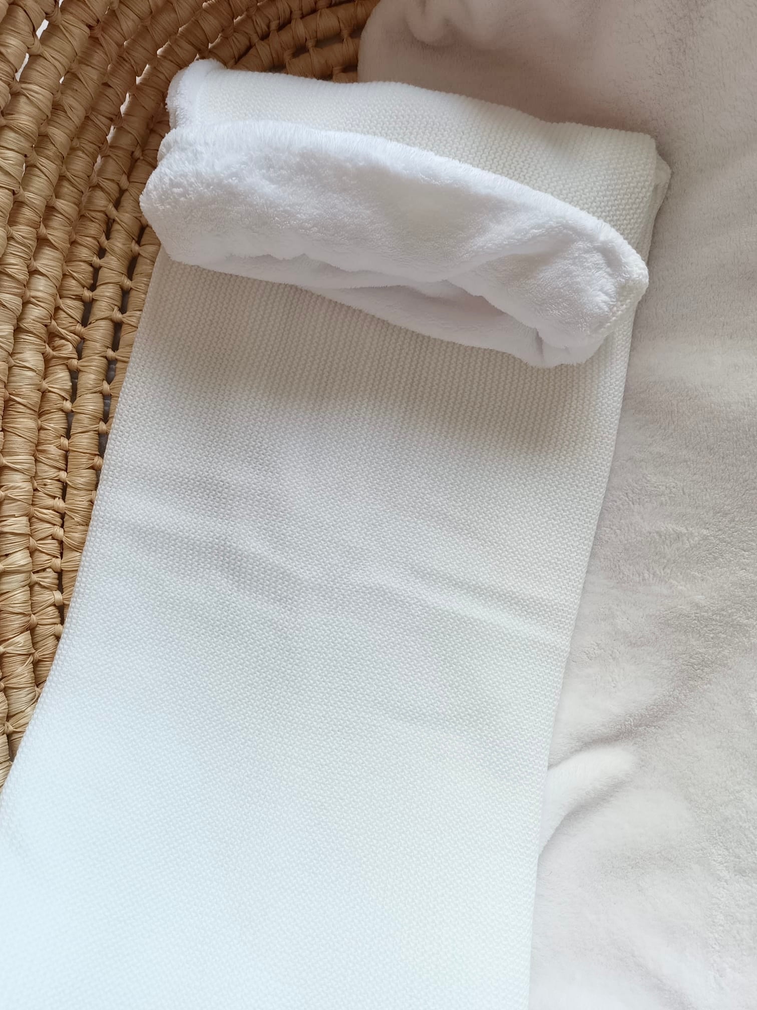 Couverture maille blanc et polaire blanc - personnalisable -