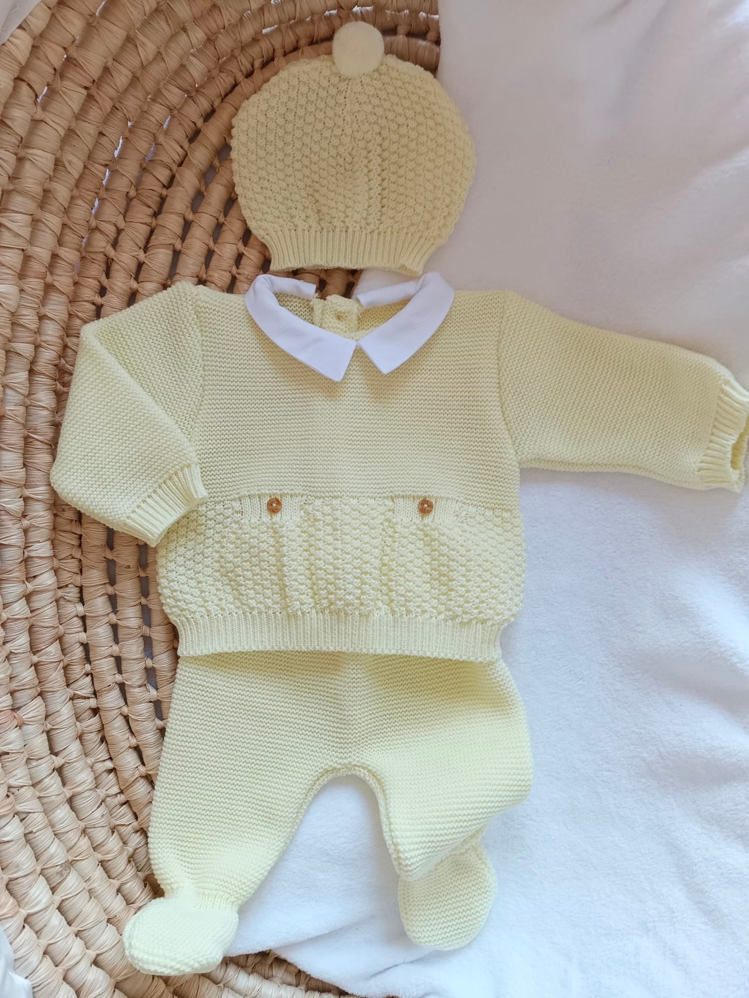 Ensemble complet naissance jaune 0/3 mois avec 2 boutons bois