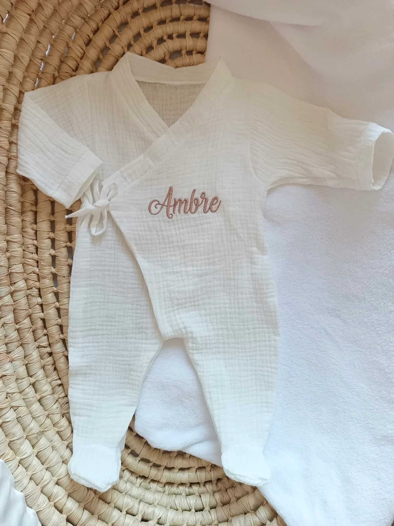 Pyjama bébé cache-cœur personnalisé en gaze de coton