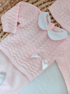 Ensemble complet naissance rose 0/3 mois avec torsade + noeud satiné