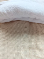 Couverture maille beige et polaire blanc - personnalisable -