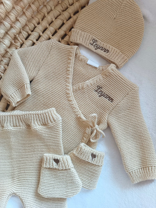 Tenue naissance 0/3 mois en maille beige foncé - personnalisable