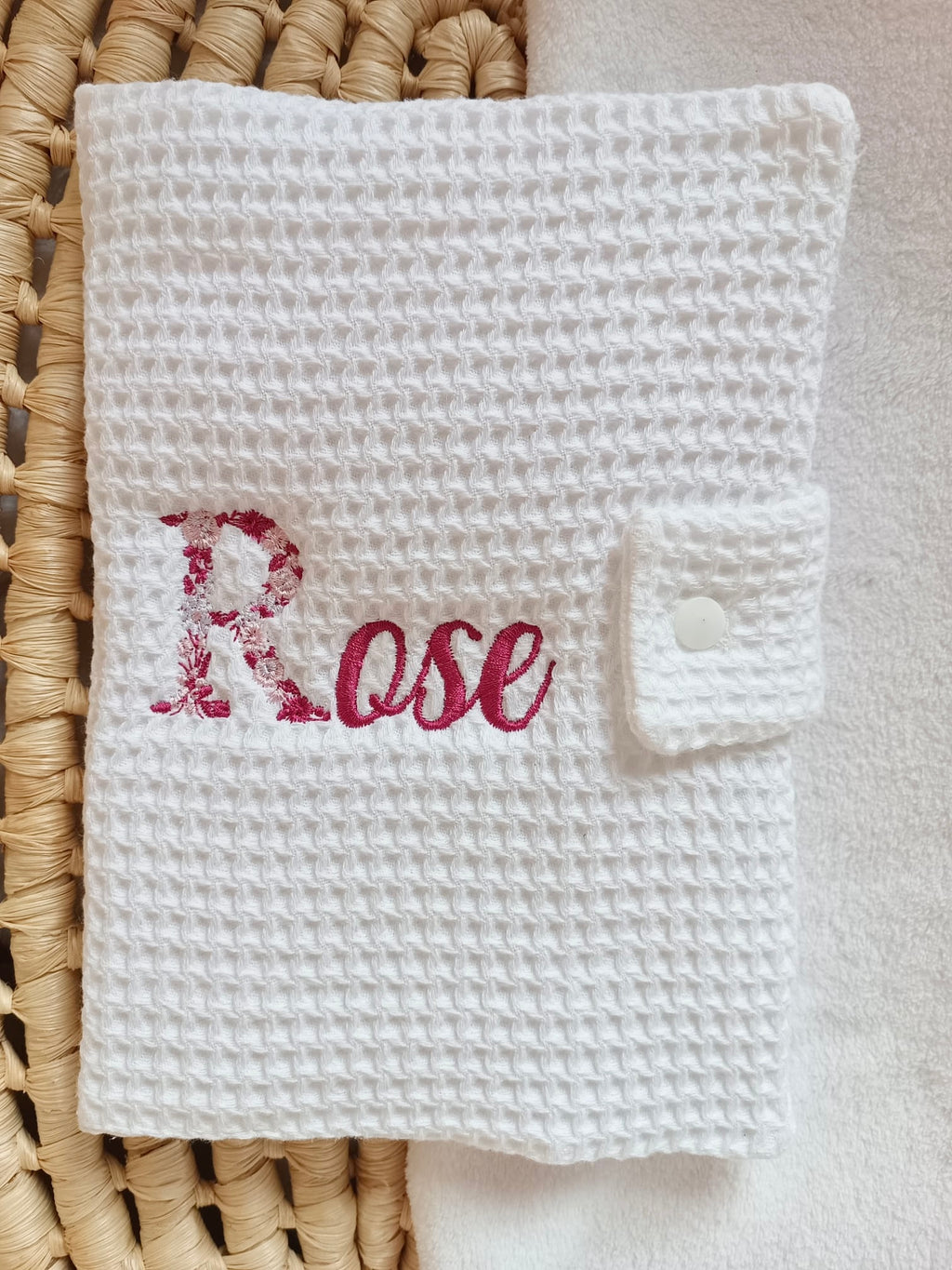 Protège carnet de santé en nid d’abeille blanc - personnalisable -