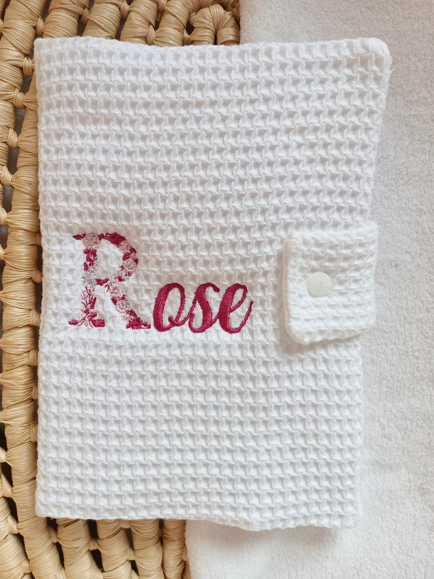 Protège carnet de santé en nid d’abeille blanc - personnalisable -