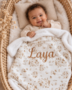 Couverture personnalisée bébé – Fleurs de Coton