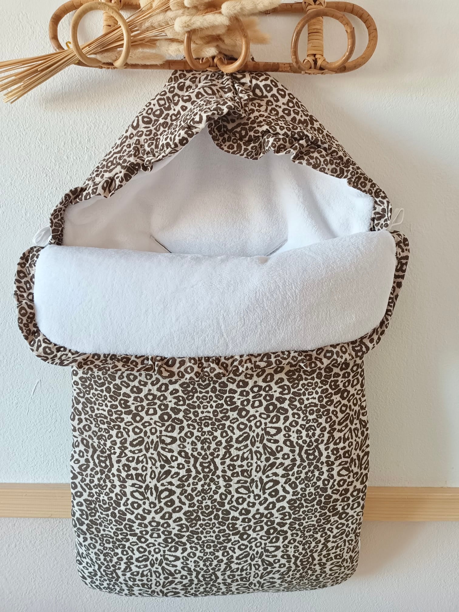 Nid d'ange en gaze de coton et polaire beige léopard