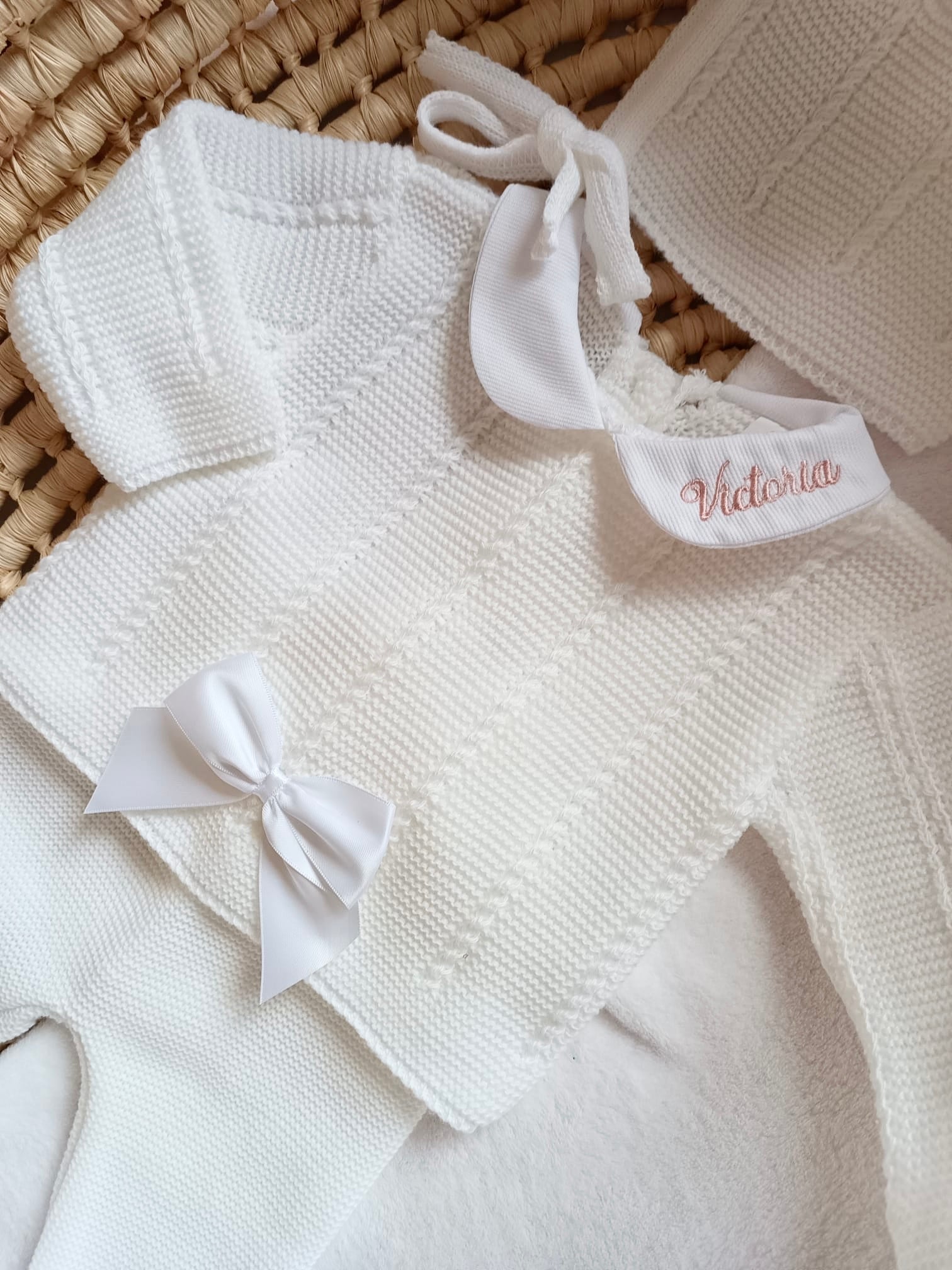 Ensemble complet blanc avec noeud satiné blanc - plusieurs tailles - personnalisable -