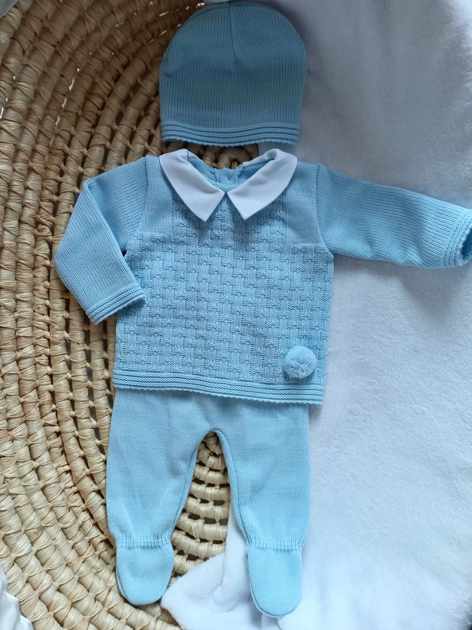 Ensemble complet bleu ciel avec pompom 0/3 mois