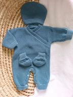 Personalised crossover knit birth outfit – 3-piece set
