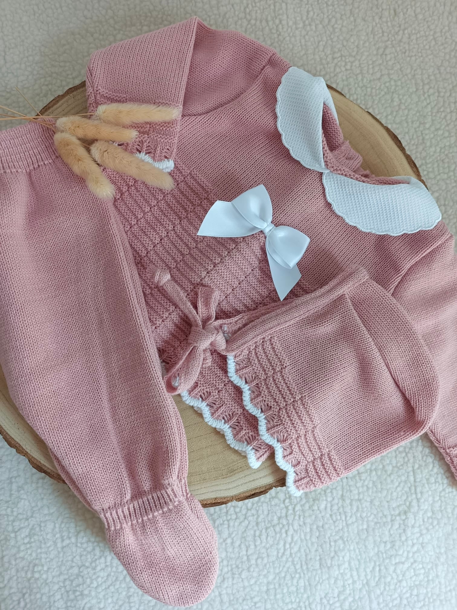 Ensemble complet vieux rose/blanc avec noeud satiné blanc 0/3 mois
