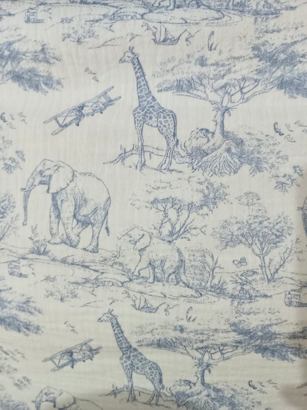 Nid d'ange en gaze de coton safari tons bleuté et polaire blanc -