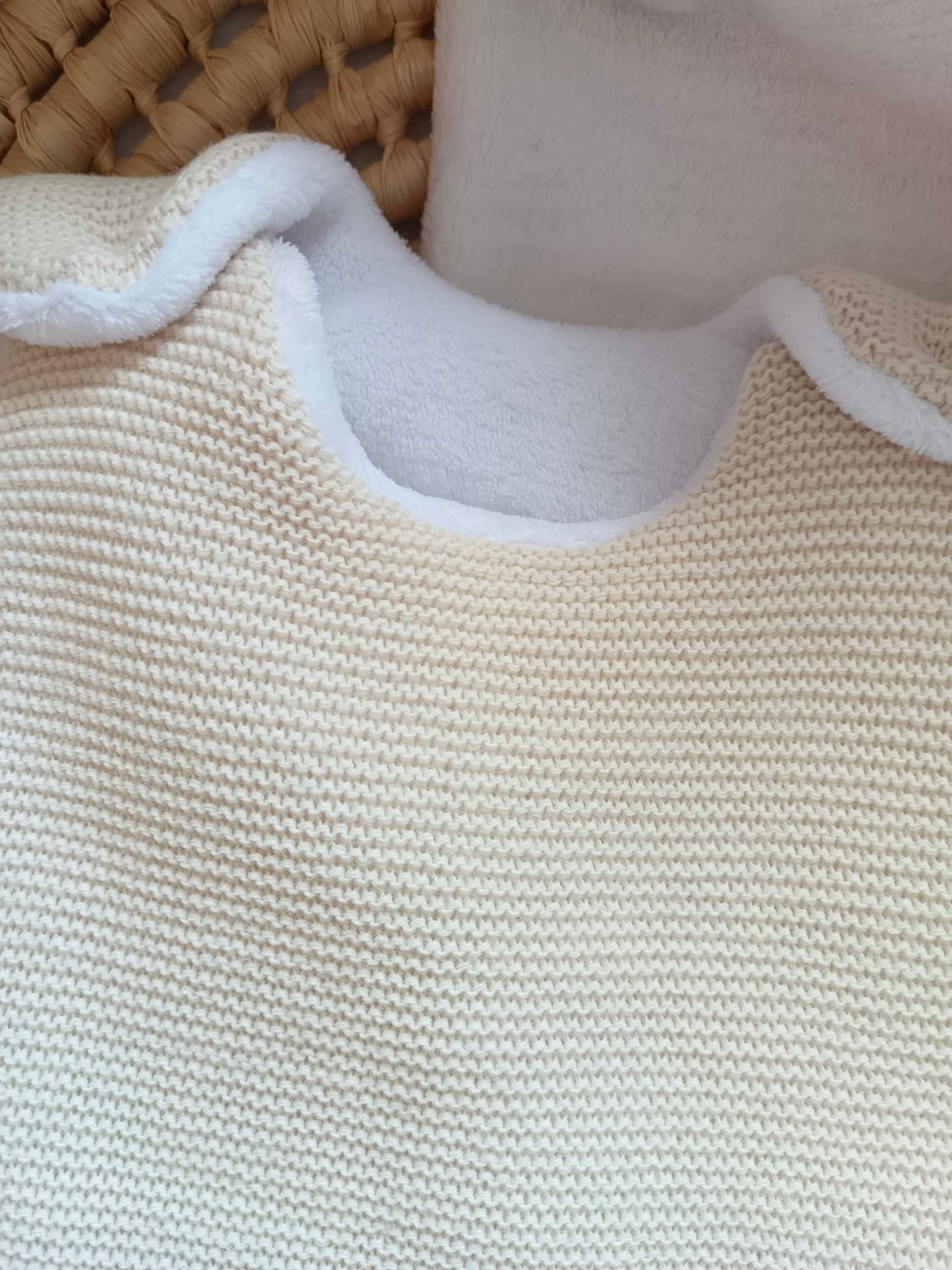 Gigoteuse molletonée en maille beige et polaire blanc - personnalisable -