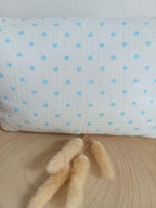 Trousse en gaze de coton coeurs bleu ciel - personnalisable -