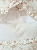 Nid d'ange en gaze de coton safari tons beige et polaire blanc