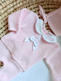 Ensemble complet naissance 0/3 mois, rose avec détails et noeud satiné blanc + dentelle