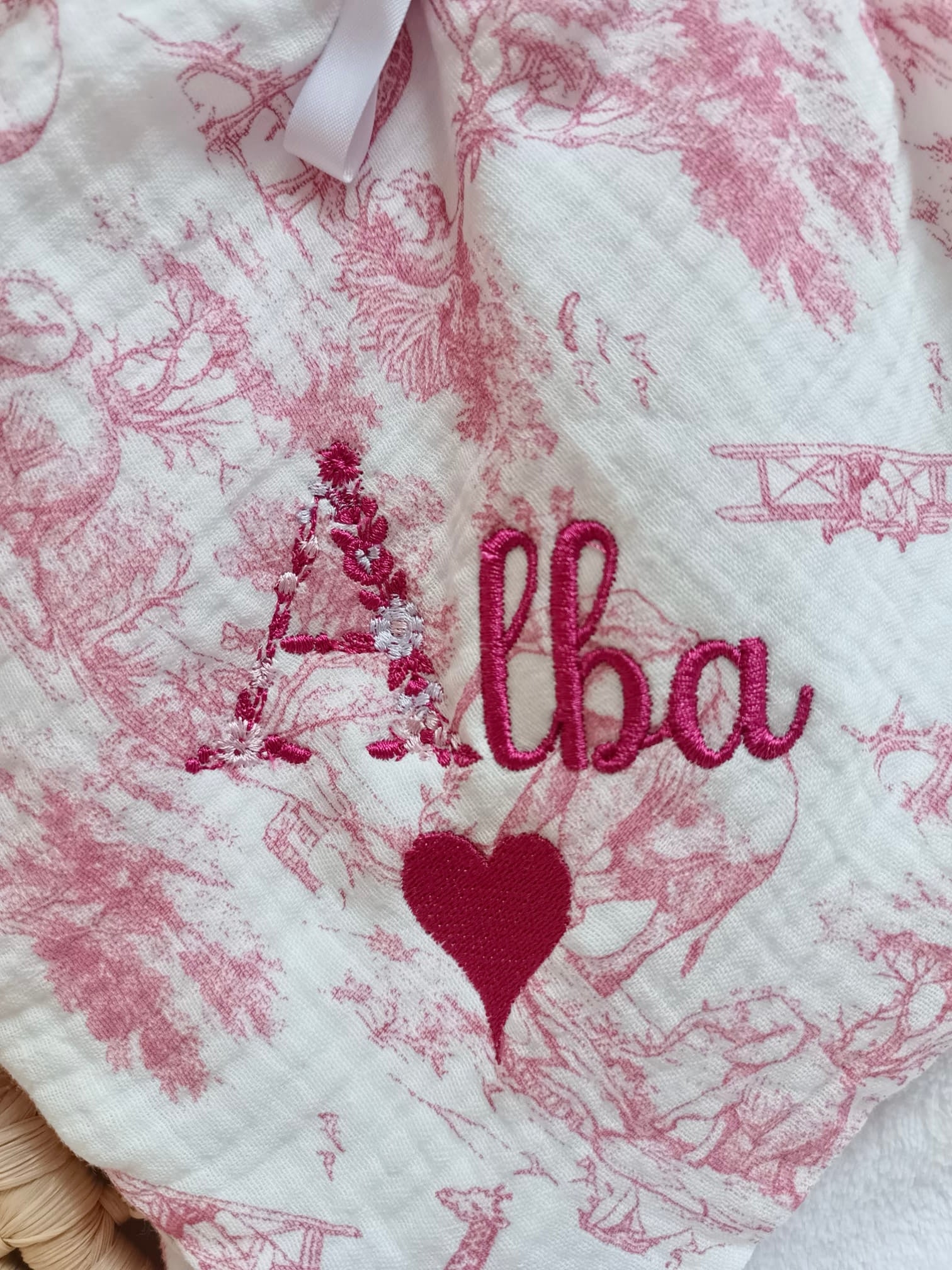 Doudou lapin en gaze de coton safari tons rose/fushia - personnalisable -