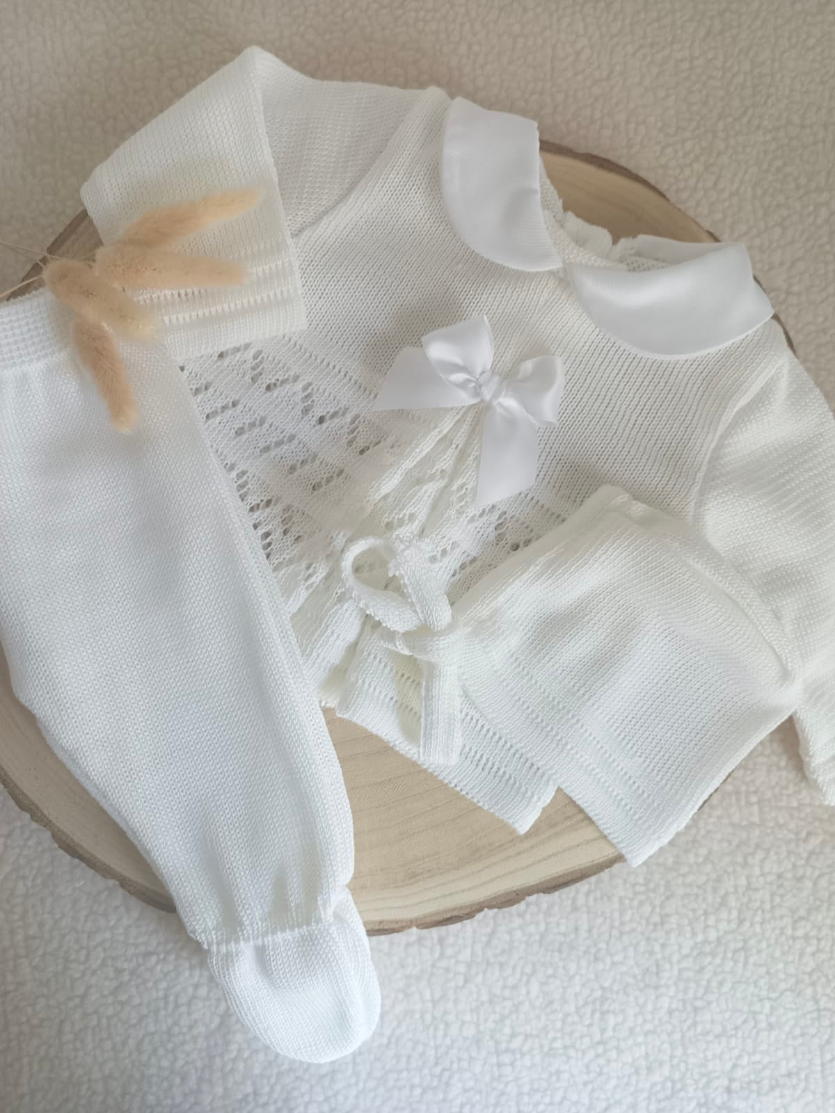 Ensemble complet naissance blanc ajouré noeud satiné blanc 0/3 mois