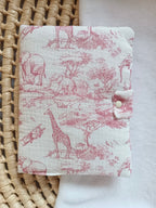 Protège carnet de santé en gaze de coton safari tons rose/fushia - personnalisable -
