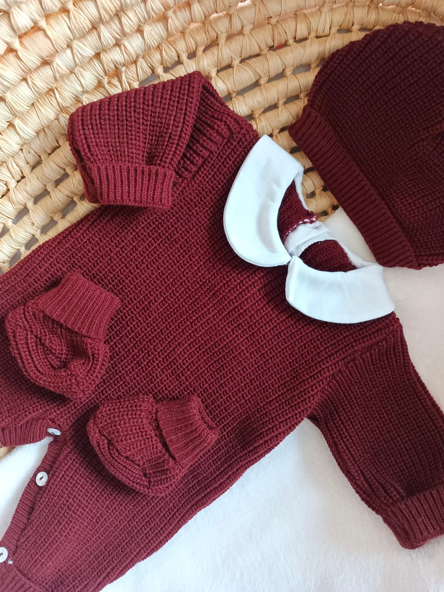 Combinaison maille bordeaux avec col blanc - 0/3 mois 3/6 mois et 9/12 mois  - personnalisable