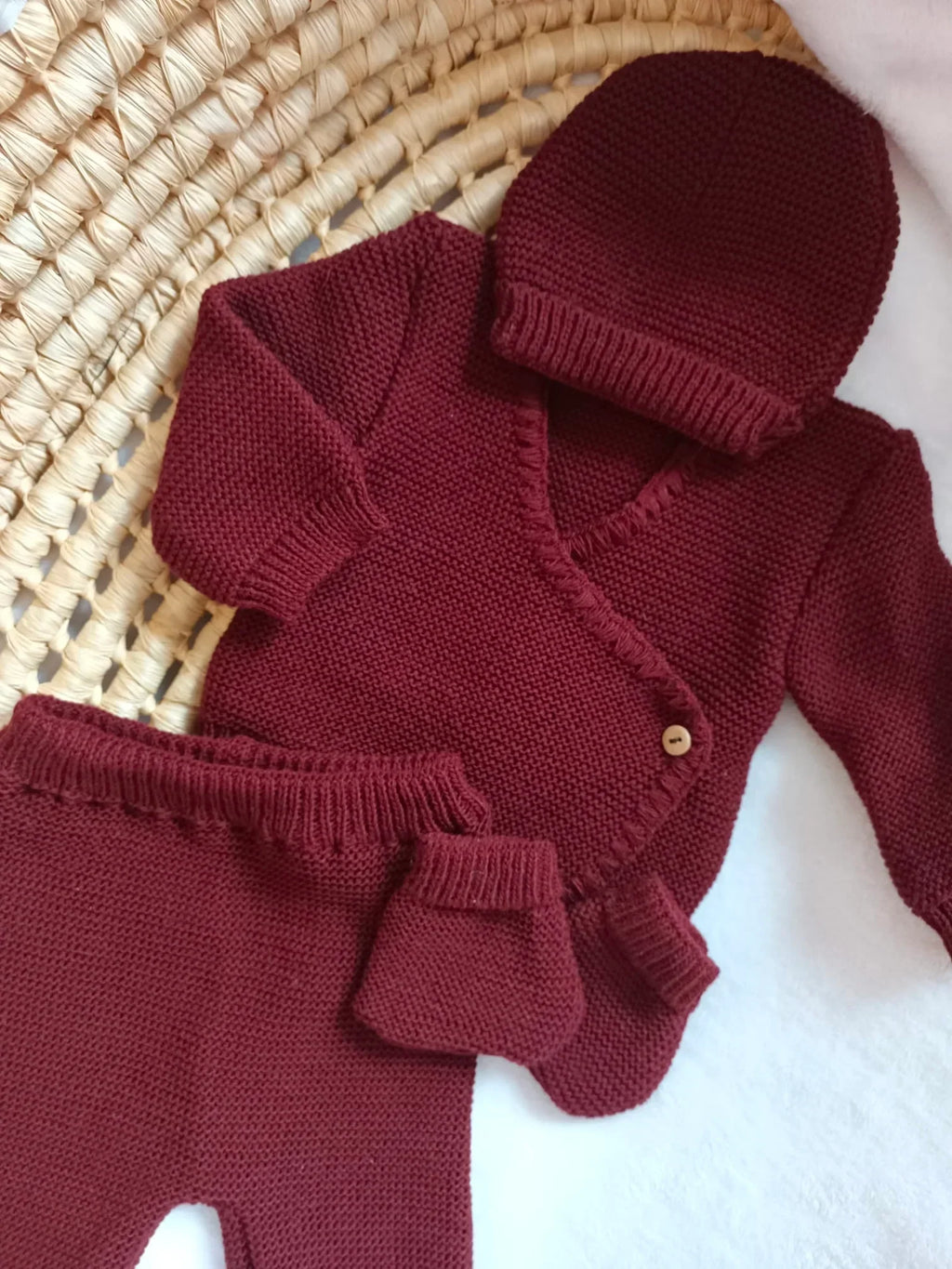 Tenue de naissance personnalisée 4 pièces en maille – Bébé 0-3 mois