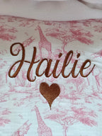 Couverture en gaze de coton safari tons rose/fushia et polaire blanc - personnalisable -