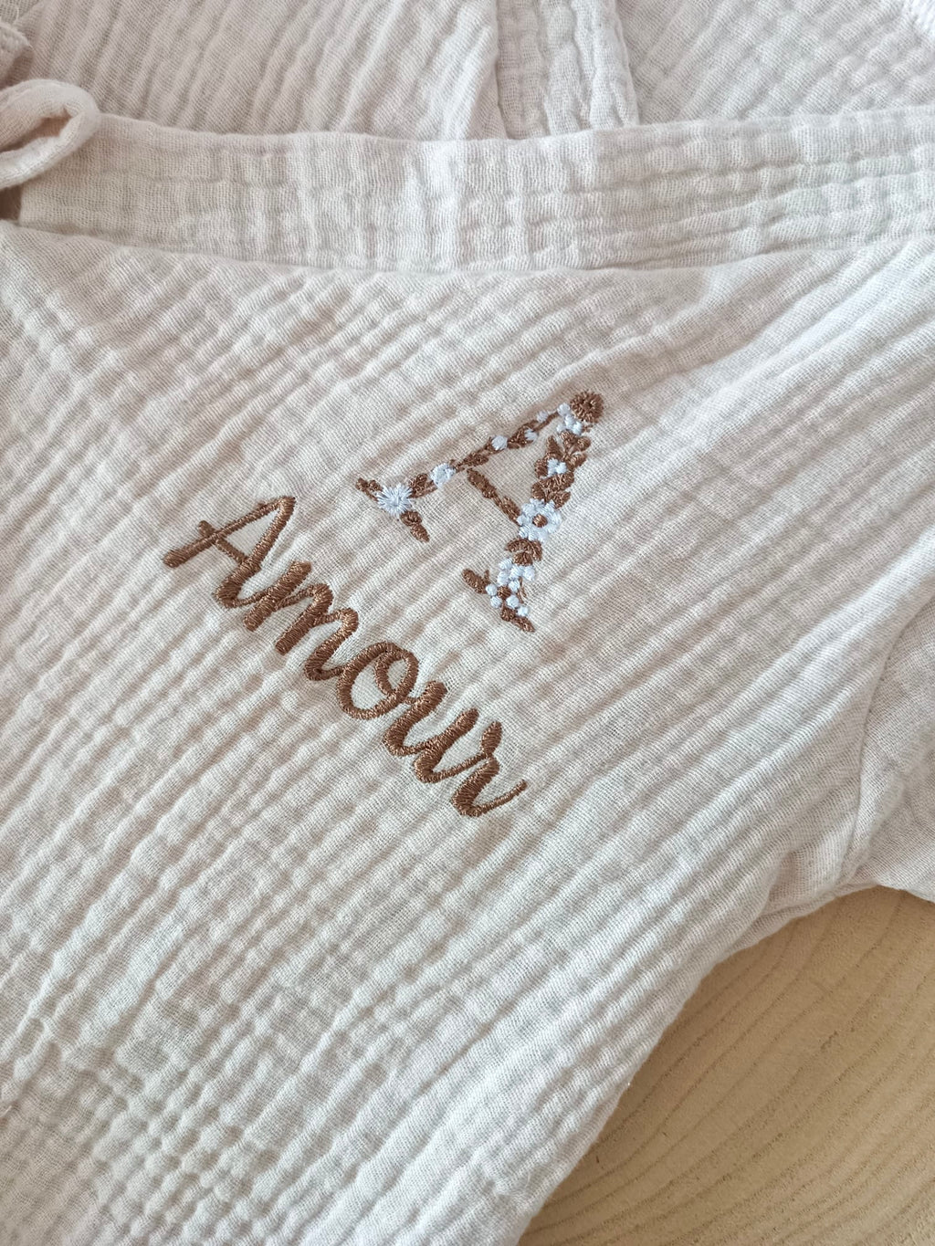 Pyjama cache cœur beige 100% coton