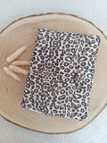 Protège carnet de santé en gaze de coton beige léopard- personnalisable -