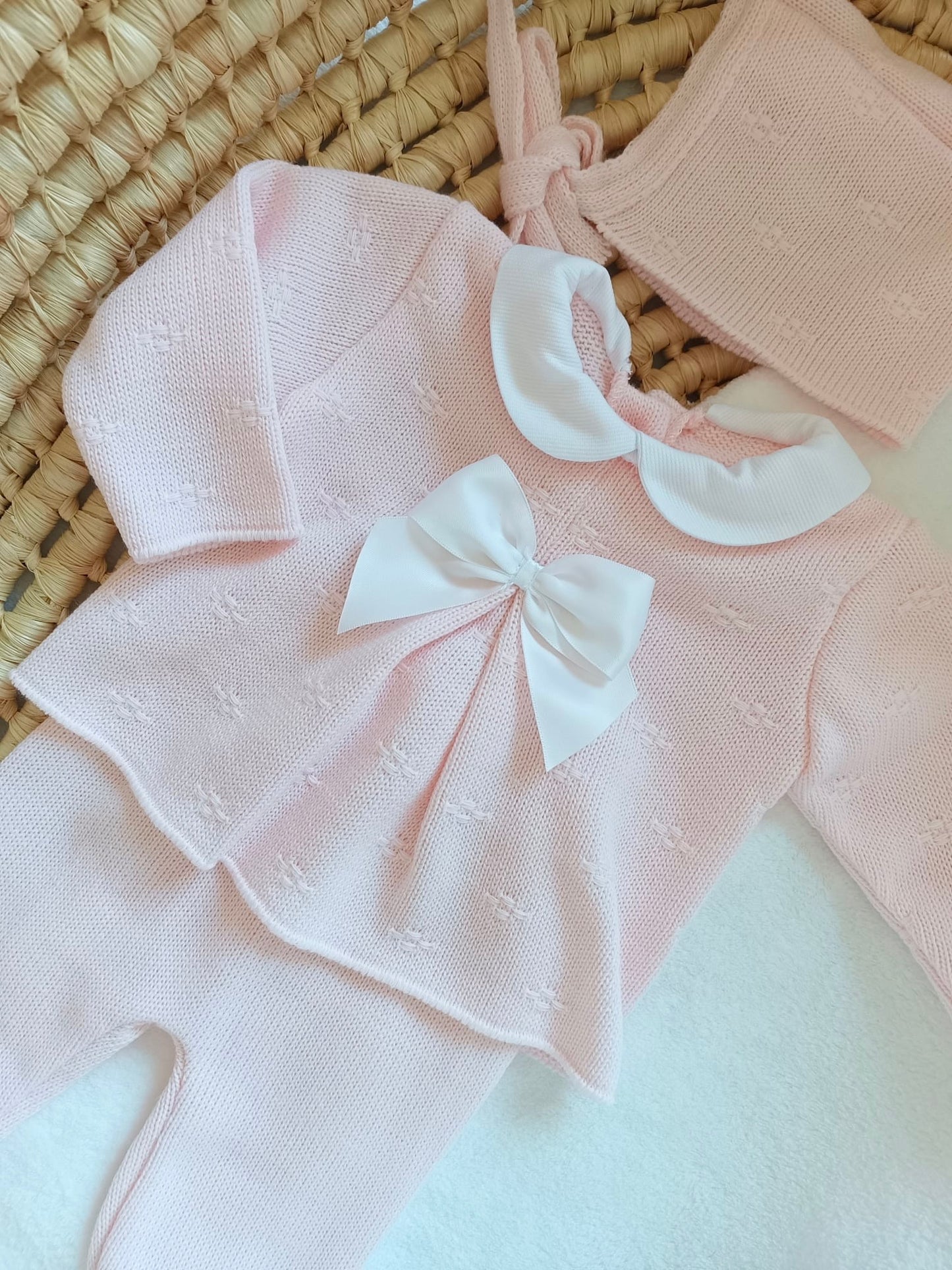 Ensemble complet rose avec noeud satiné blanc 0/3 mois