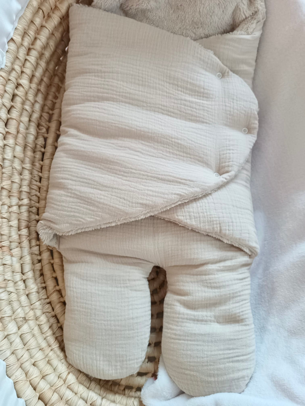 Combinaison/ Nid d’ange en gaze de coton beige et polaire beige 0/3 mois - personnalisable -