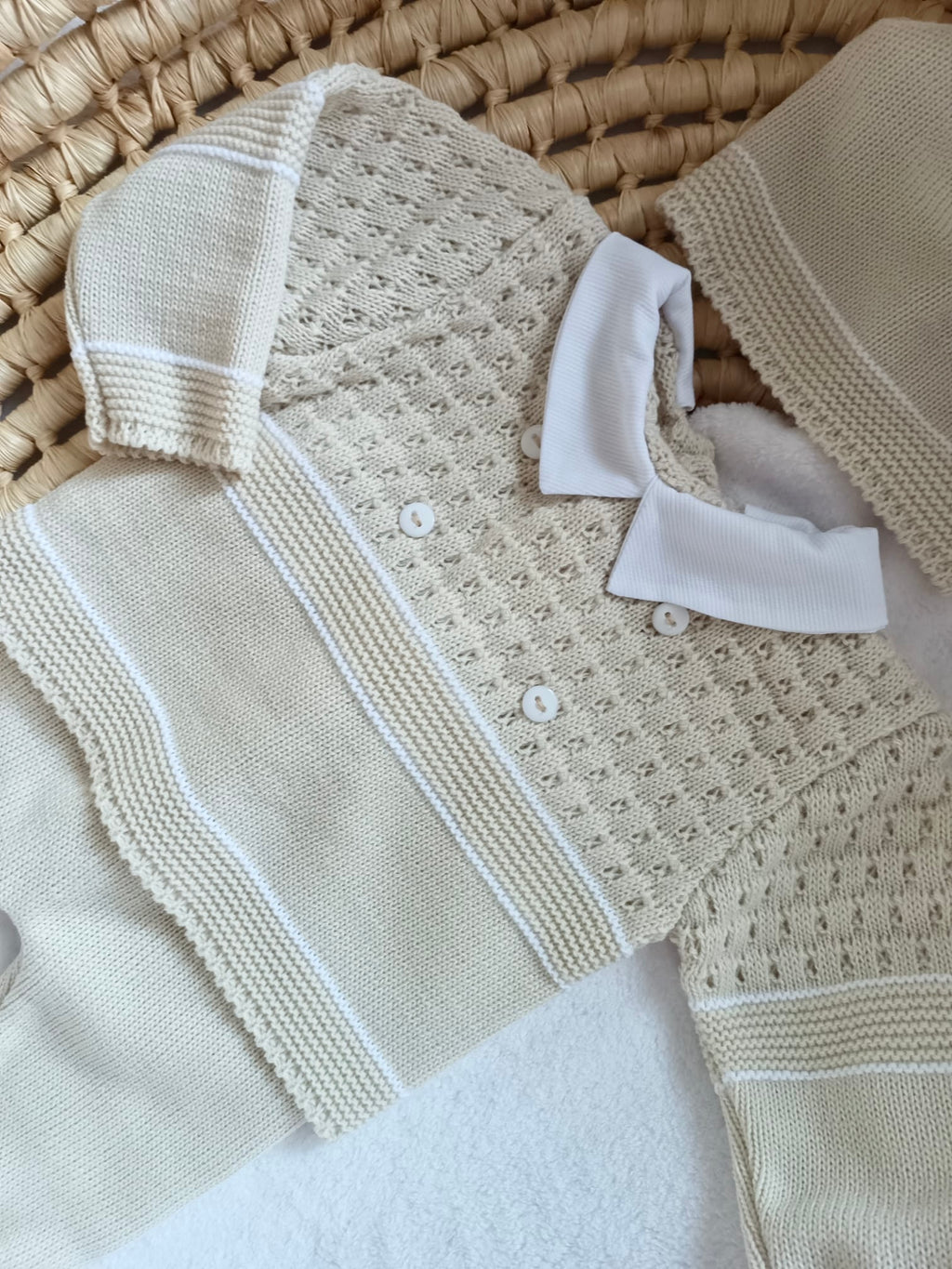 Ensemble complet naissance beige/blanc 0/3 mois avec boutons