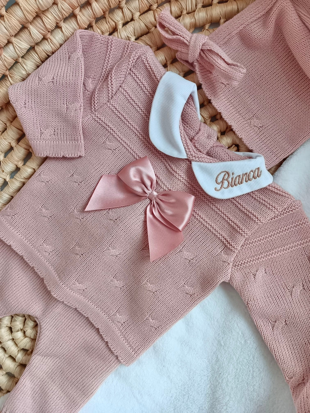 Ensemble complet vieux rose avec nœud satiné vieux rose 0/3 mois