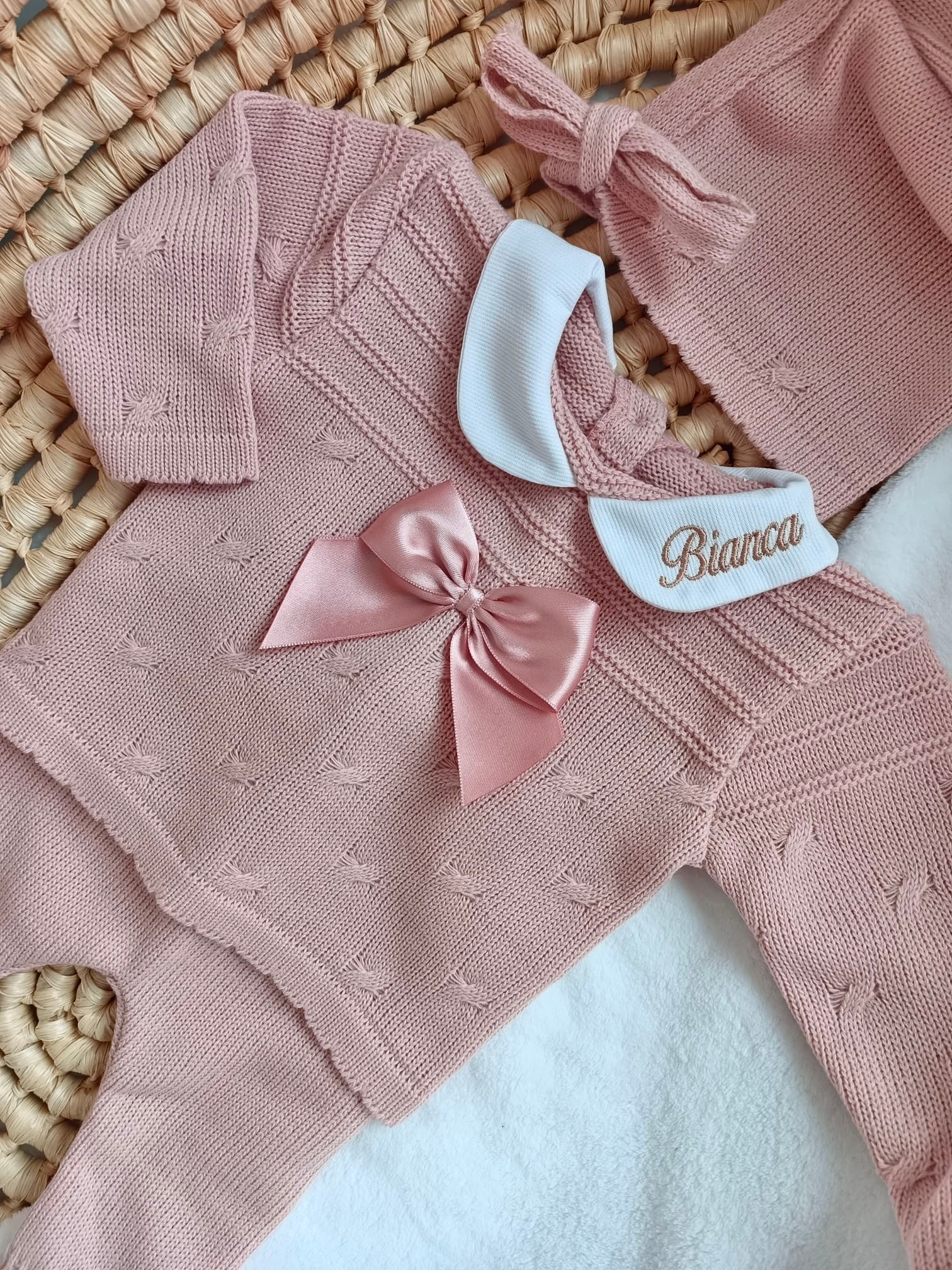 Ensemble complet vieux rose avec nœud satiné vieux rose 0/3 mois