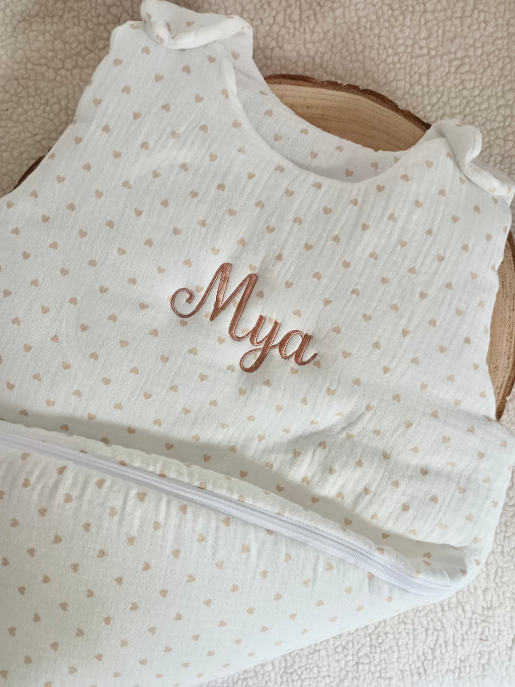 Gigoteuse molletonnée en gaze de coton cœurs beige