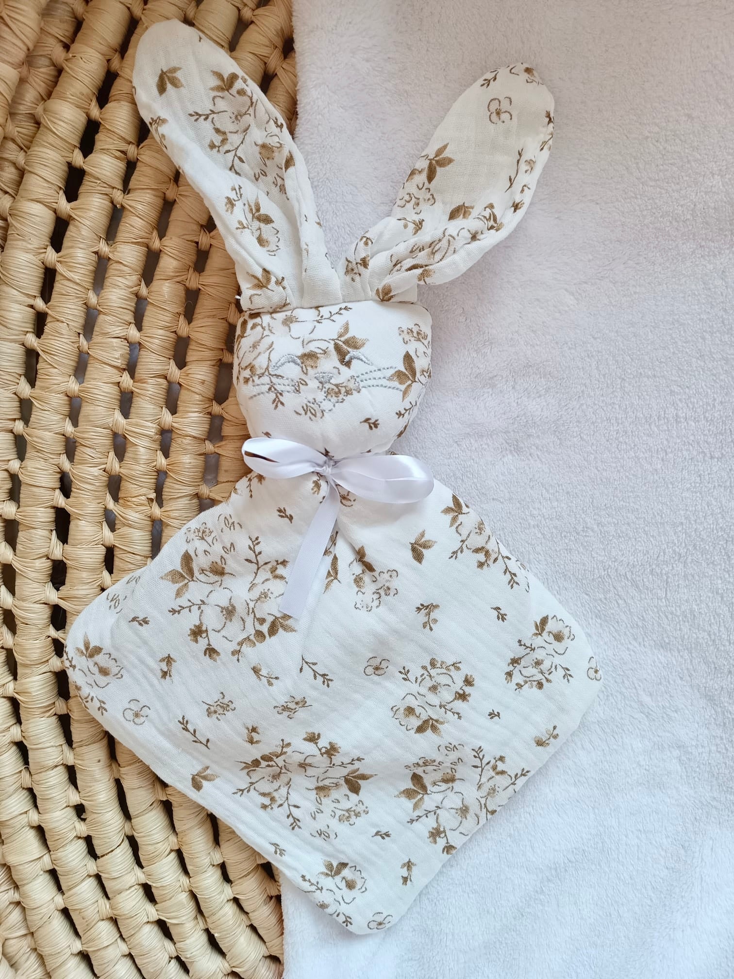 Doudou en gaze de coton et polaire fleurs de coton tons beige/marron