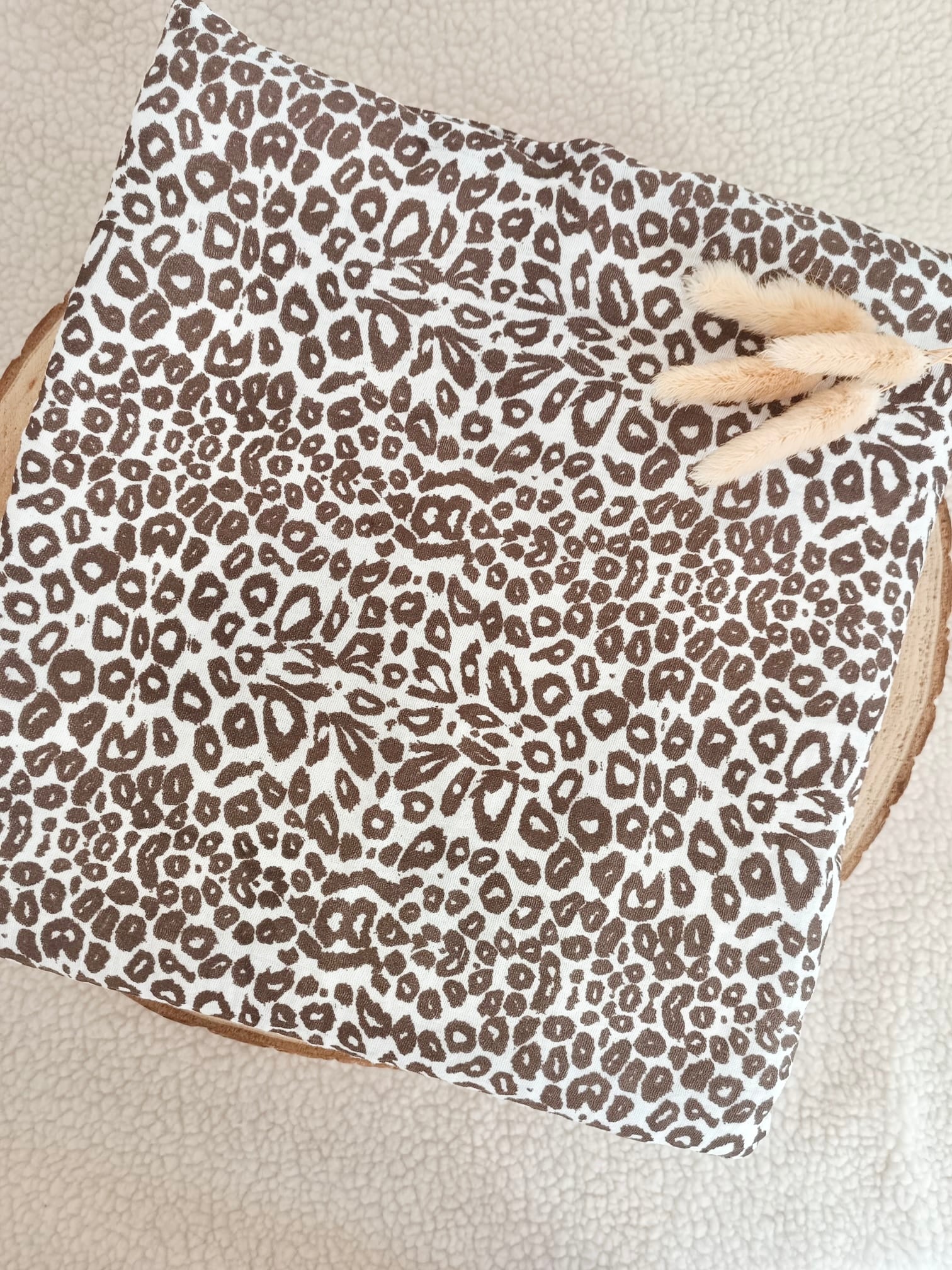Couverture en gaze de coton et polaire blanc léopard