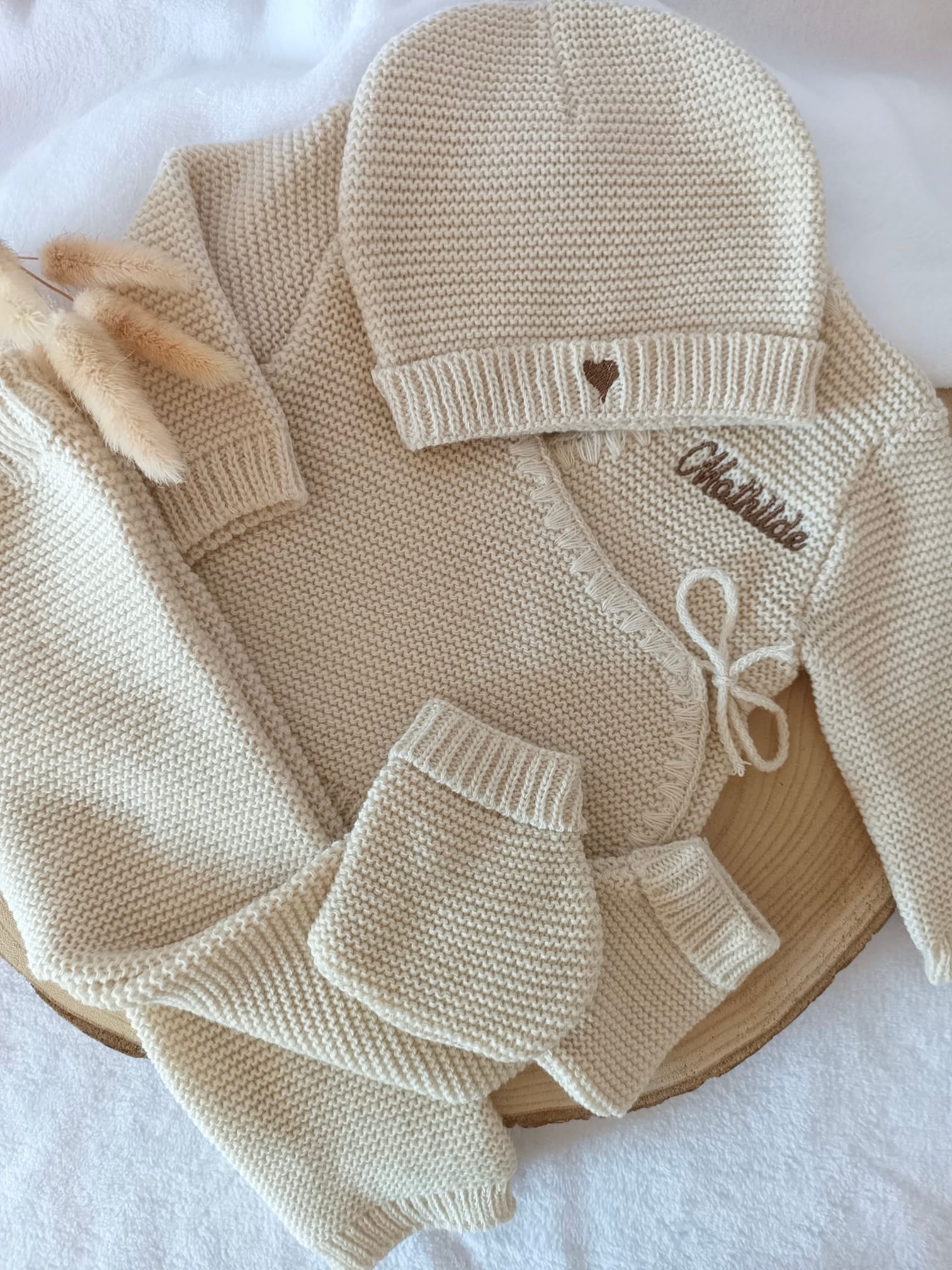 Tenue naissance 0/3 mois en maille beige - personnalisable