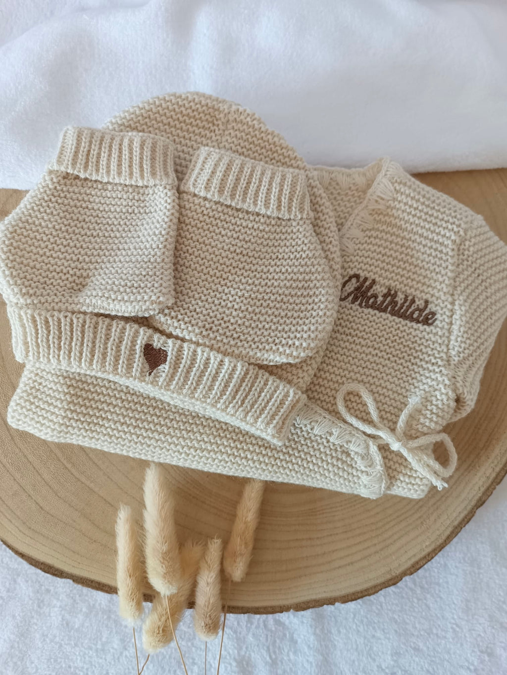 Tenue naissance 0/3 mois en maille beige - personnalisable