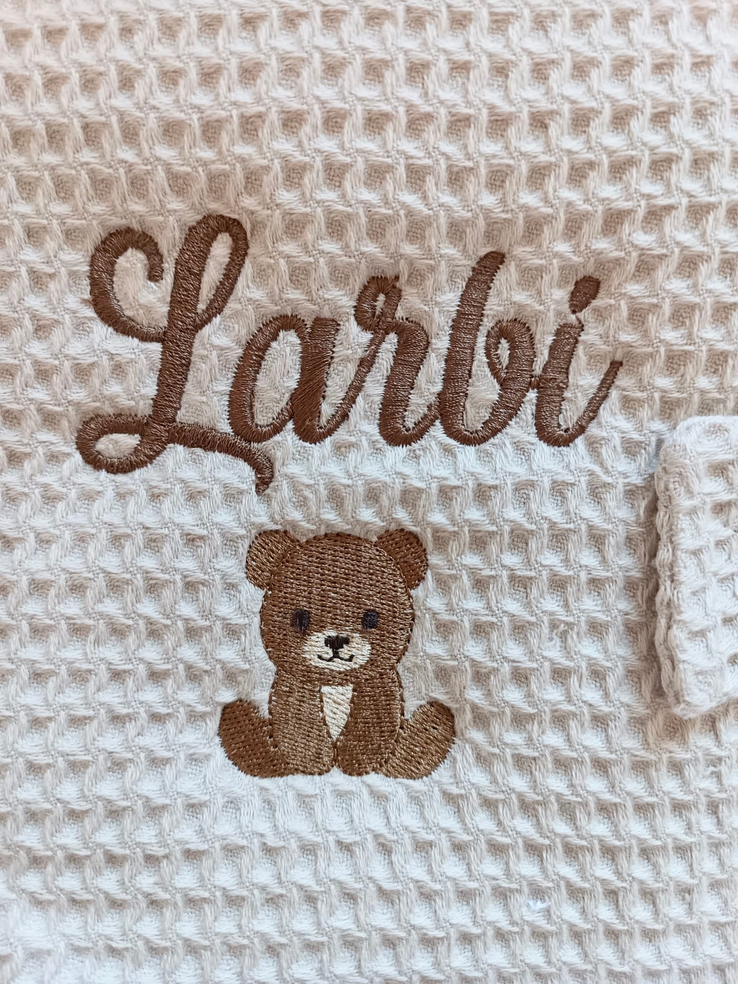 Protège carnet de santé en nid d’abeille beige - personnalisable -