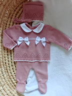 Ensemble complet naissance vieux rose 0/3 mois avec 2 noeuds satiné blanc