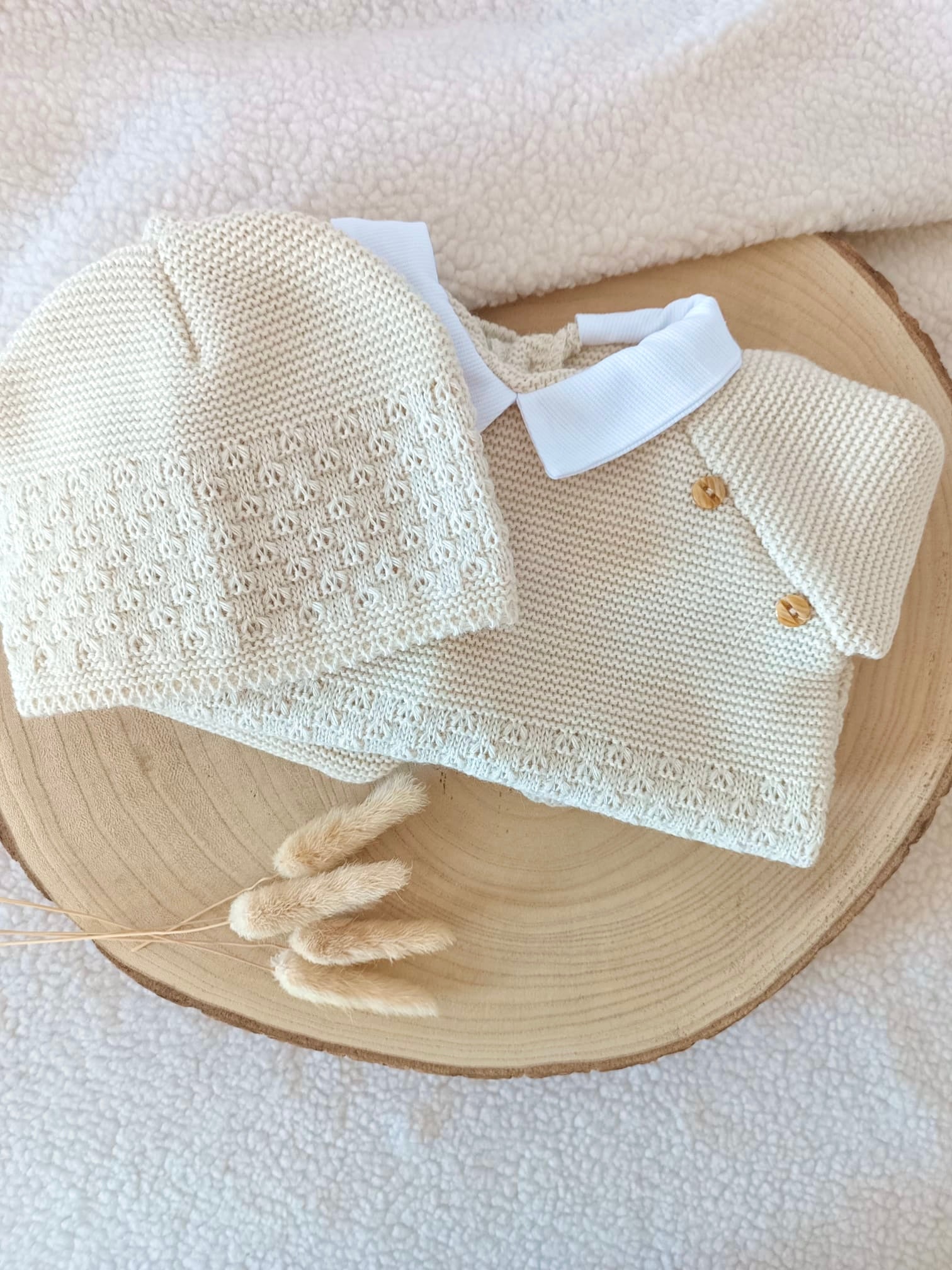 Ensemble complet naissance beige 0/3 mois avec boutons bois