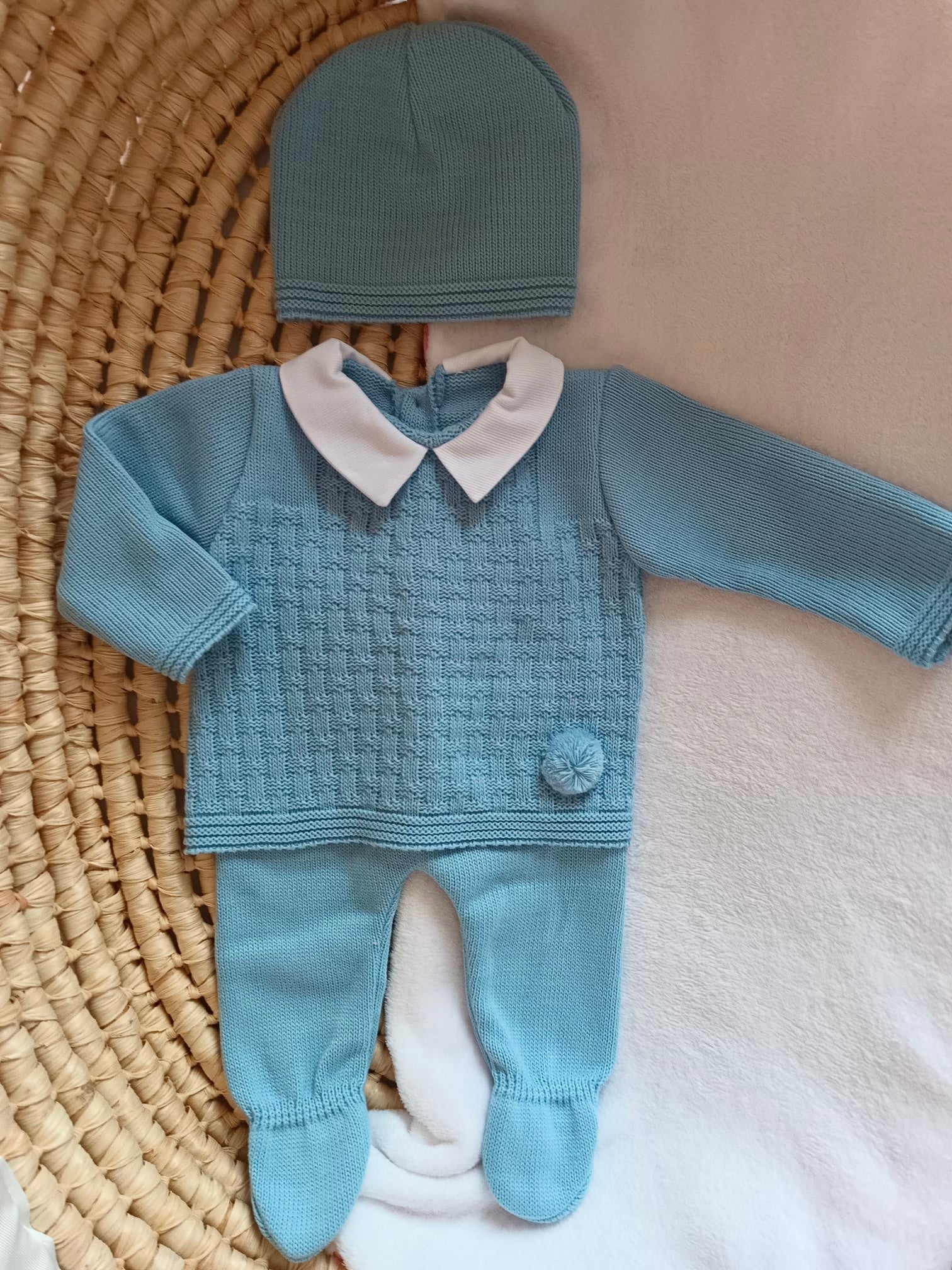 Ensemble complet bleuté avec pompom 0/3 mois