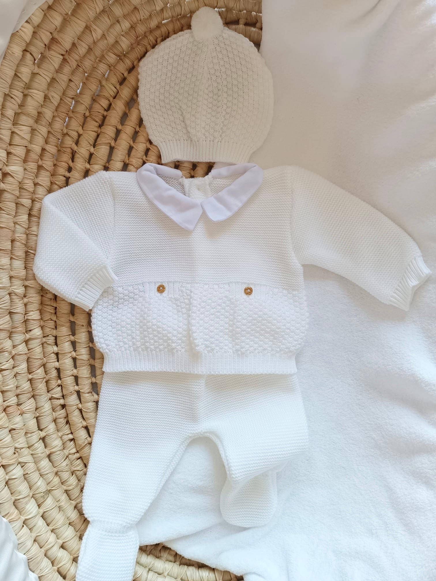Ensemble complet naissance blanc 0/3 mois avec 2 boutons bois