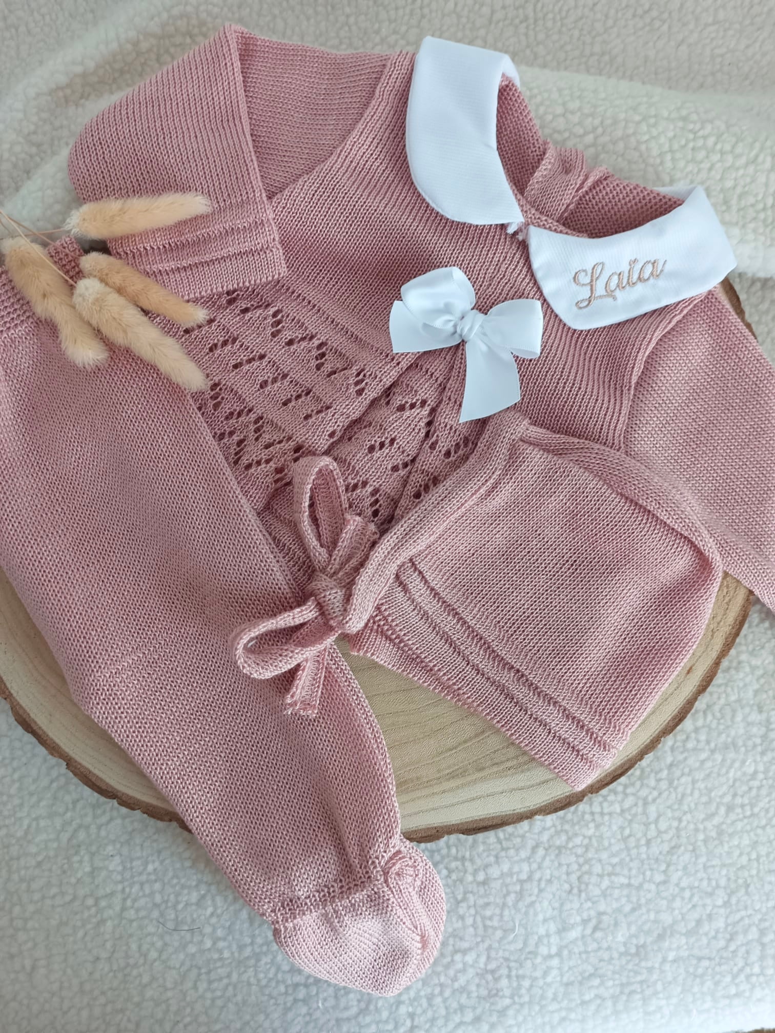 Ensemble complet naissance vieux rose ajouré noeud satiné blanc 0/3 mois