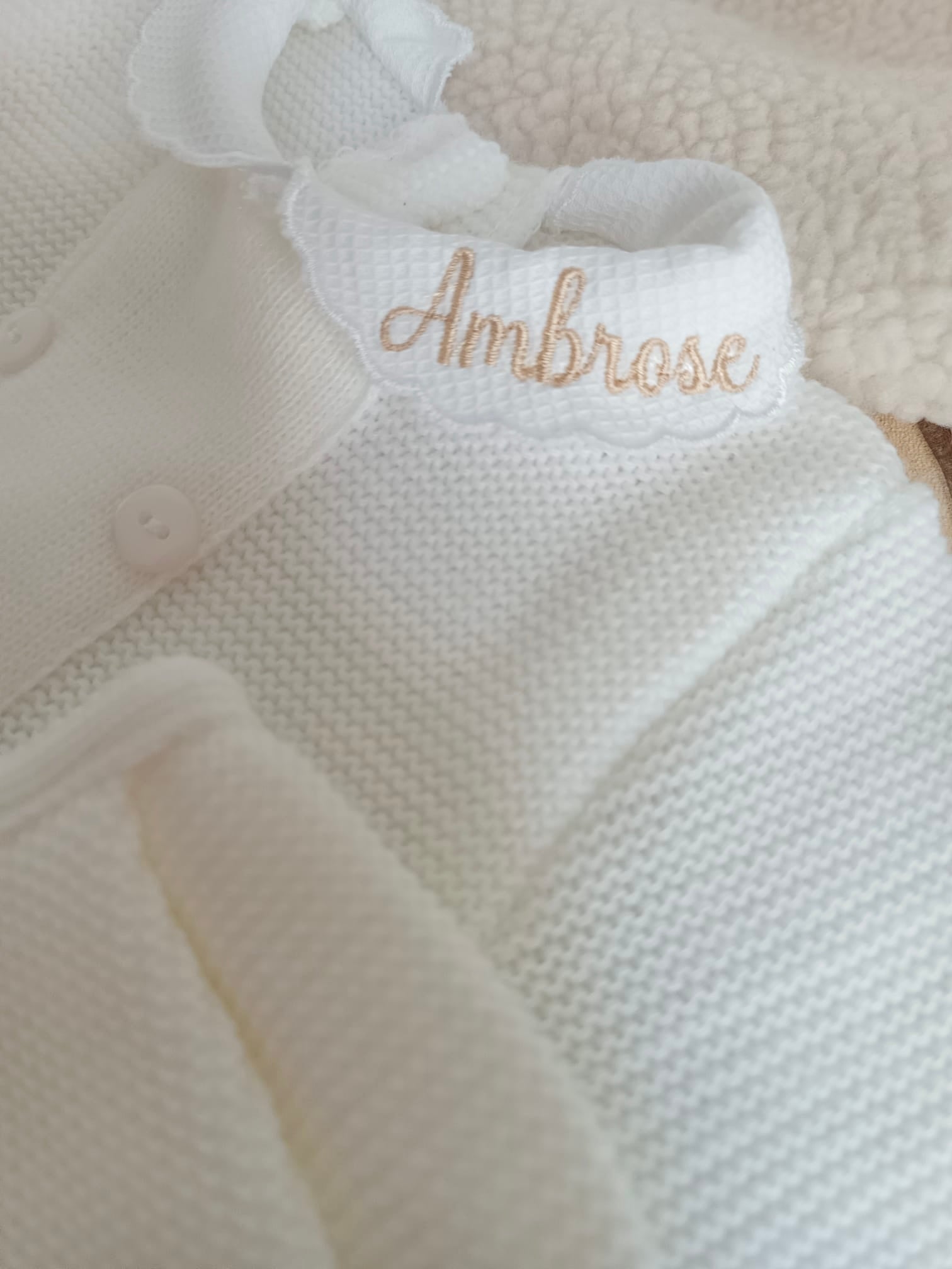 Ensemble complet naissance 0/3 mois, blanc avec boutons