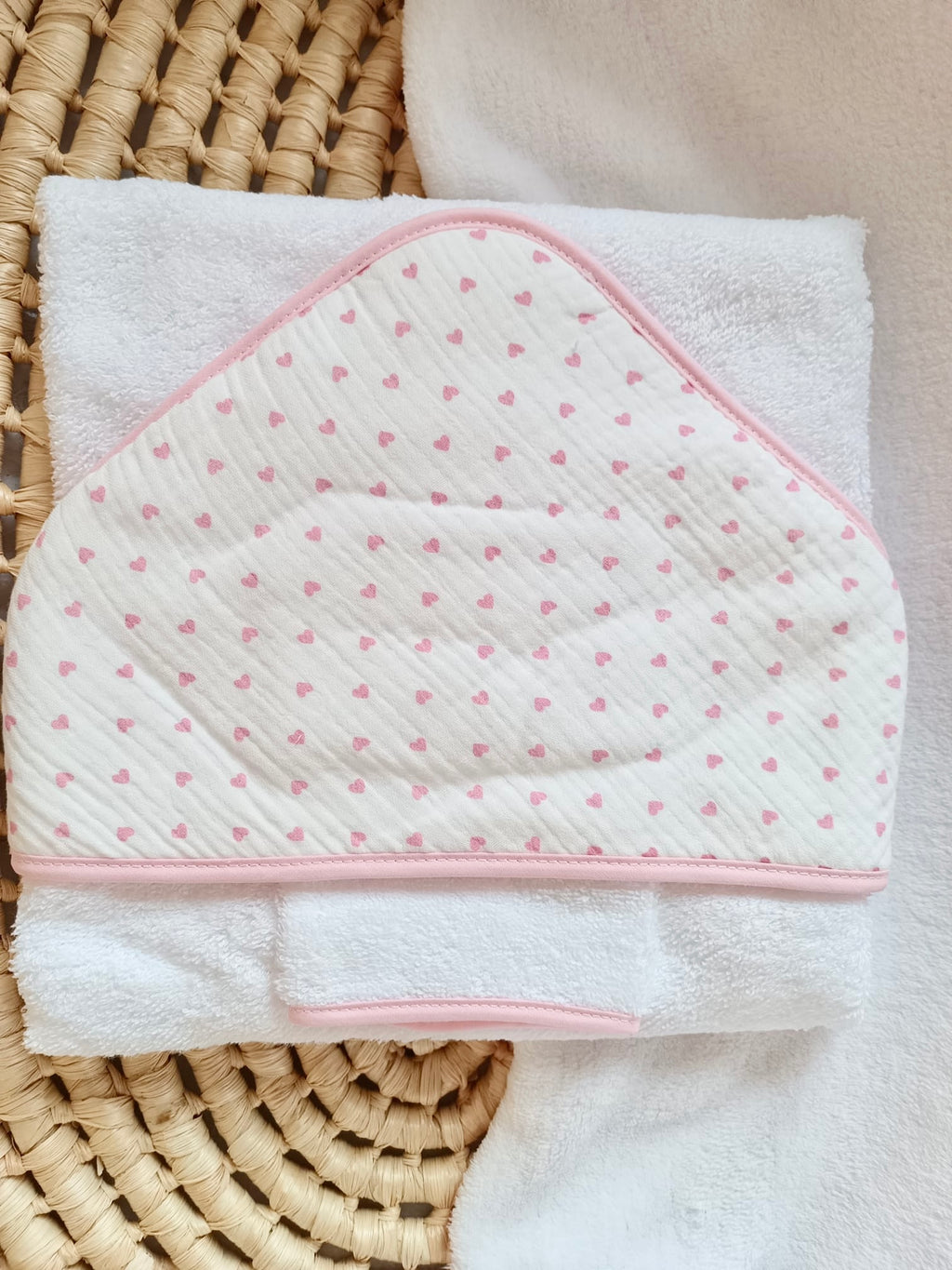 Cape de bain en gaze de coton cœurs rose - personnalisable -