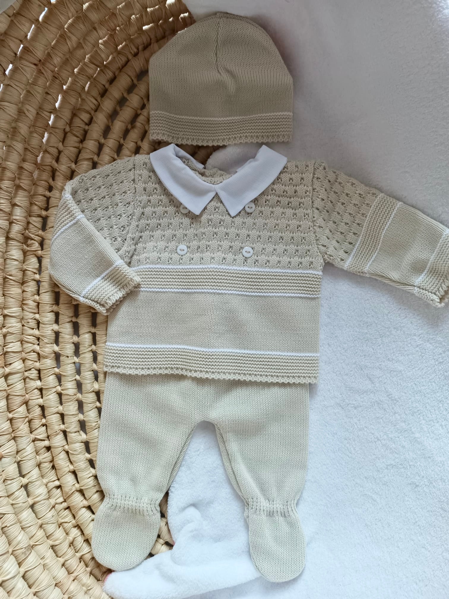Ensemble complet naissance beige/blanc 0/3 mois avec boutons